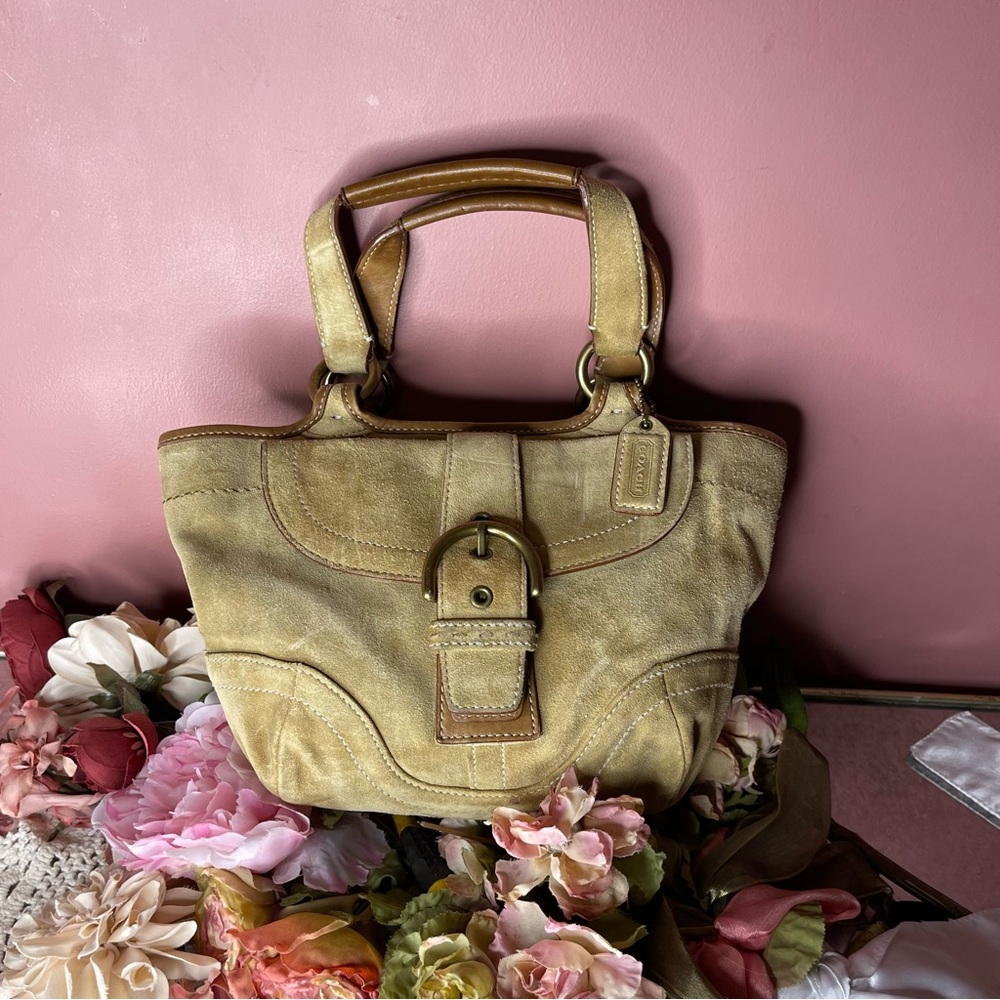 Coach vintage Hampton suede Tan handbag with Slouchy Design and Gold Accents